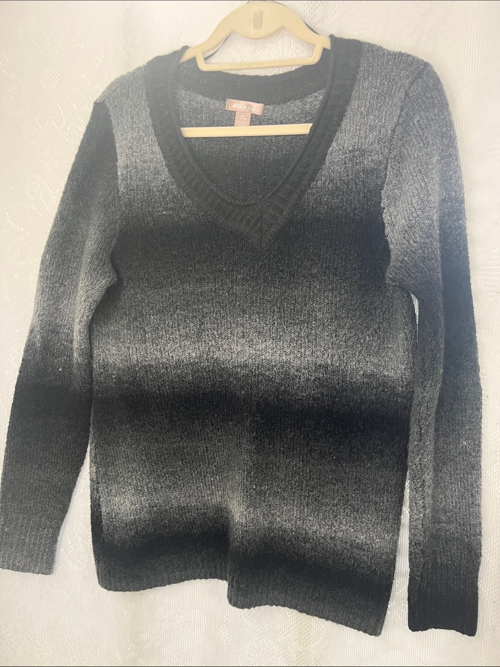 😻5for$15😻White Stag V-Neck Ombre Sweater in Black and Gray L